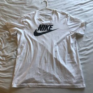 Men’s Nike White graphic T-shirt